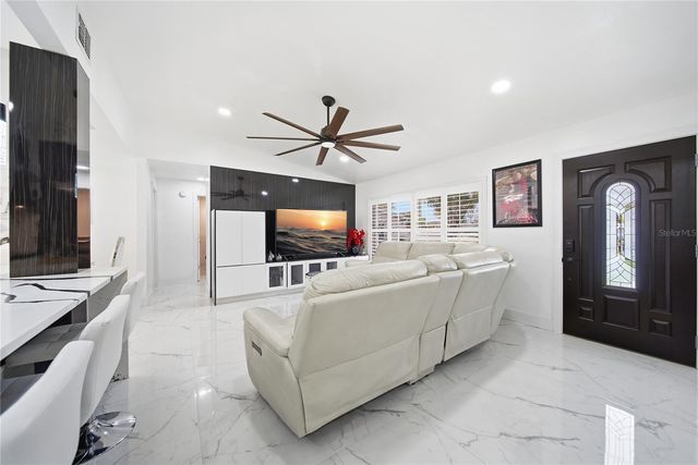 4916 HI VISTA CIRCLE, Tampa, FL 33625