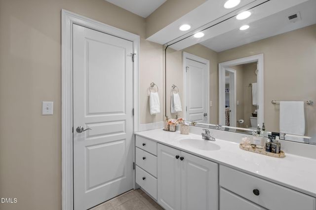 825 Oxbow Crossing Road, Chapel Hill, NC 27516