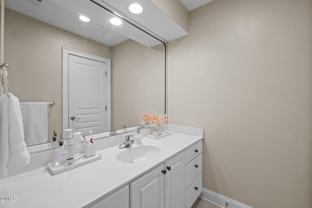 825 Oxbow Crossing Road, Chapel Hill, NC 27516