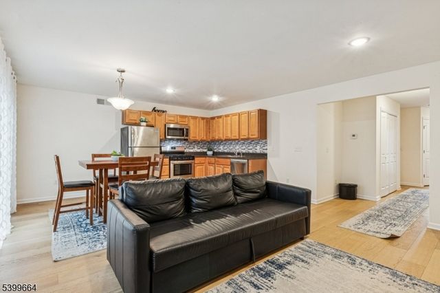 18 Joseph Dr 18, Newton Town, NJ 07860