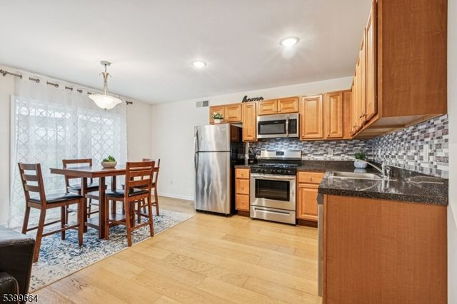 18 Joseph Dr 18, Newton Town, NJ 07860
