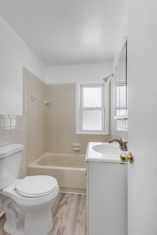 17835 Tennyson Street, Roseville, MI 48066