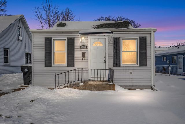 17835 Tennyson Street, Roseville, MI 48066