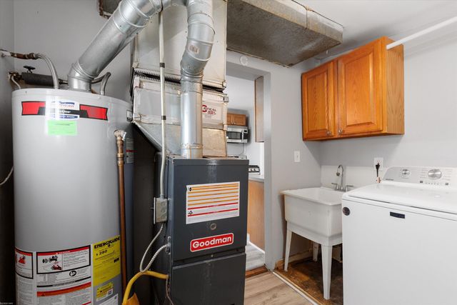 17835 Tennyson Street, Roseville, MI 48066