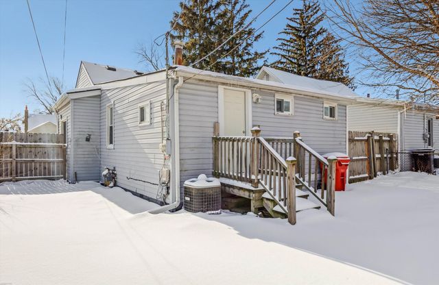 17835 Tennyson Street, Roseville, MI 48066