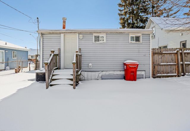 17835 Tennyson Street, Roseville, MI 48066