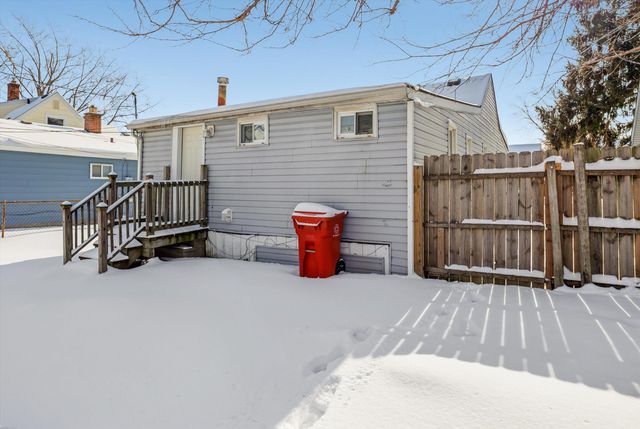 17835 Tennyson Street, Roseville, MI 48066