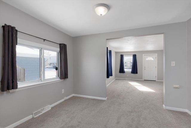 17835 Tennyson Street, Roseville, MI 48066