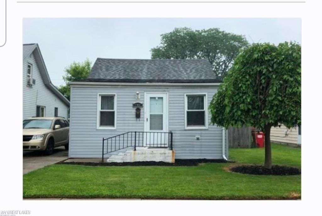 17835 Tennyson Street, Roseville, MI 48066