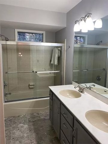 229 Portchester Road, Holland, MI 49424