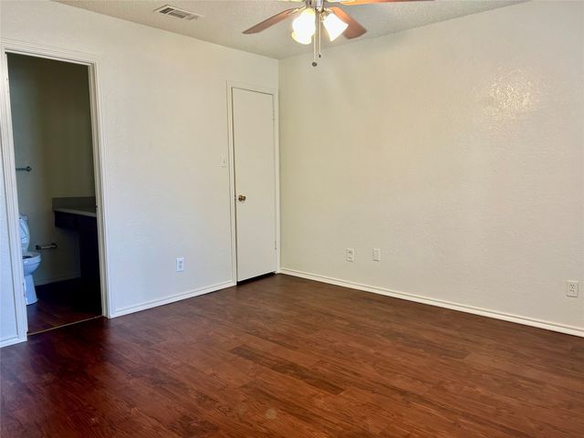 409 Crest Line Drive, Arlington, TX 76012