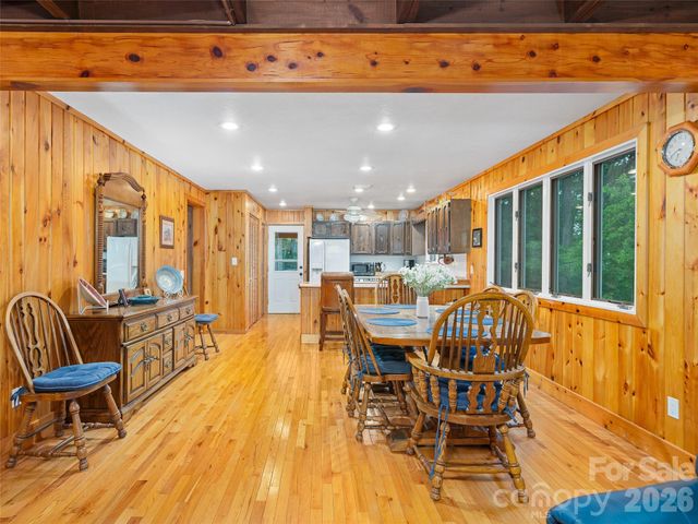 820 Wild Rose Lane, Burnsville, NC 28714
