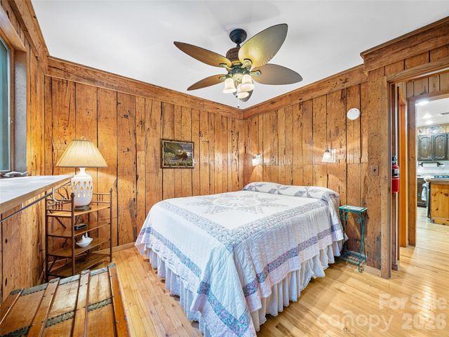 820 Wild Rose Lane, Burnsville, NC 28714