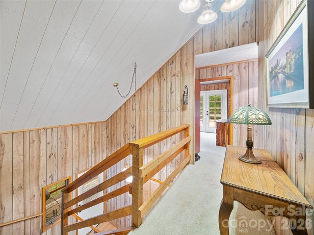 820 Wild Rose Lane, Burnsville, NC 28714