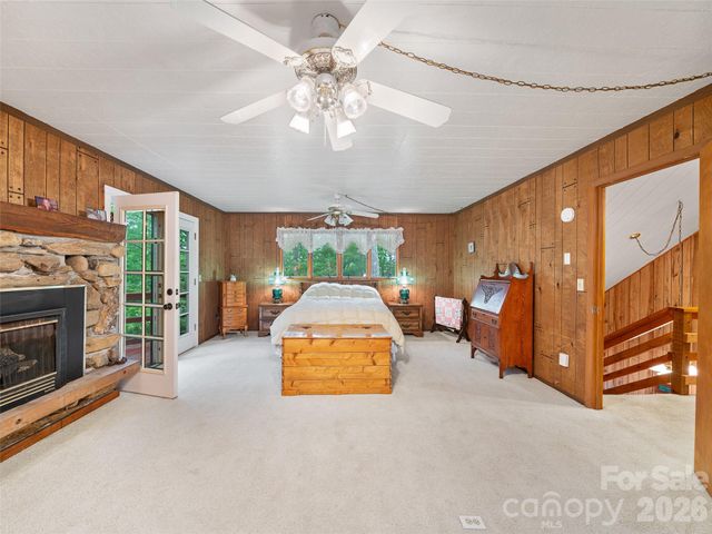 820 Wild Rose Lane, Burnsville, NC 28714