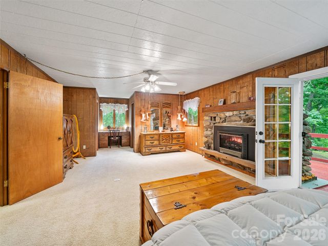 820 Wild Rose Lane, Burnsville, NC 28714
