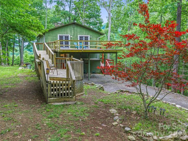 820 Wild Rose Lane, Burnsville, NC 28714