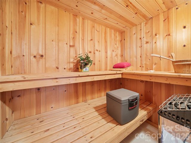 820 Wild Rose Lane, Burnsville, NC 28714