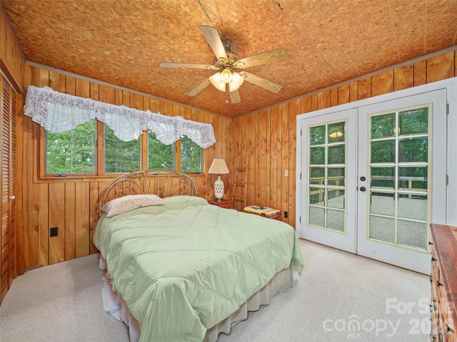 820 Wild Rose Lane, Burnsville, NC 28714