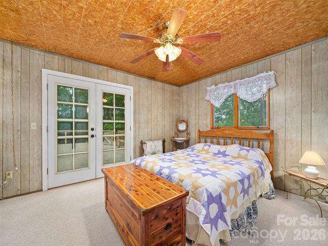 820 Wild Rose Lane, Burnsville, NC 28714