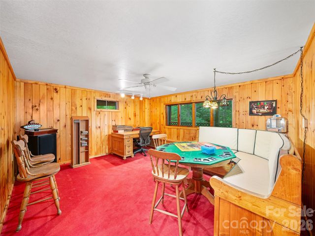 820 Wild Rose Lane, Burnsville, NC 28714