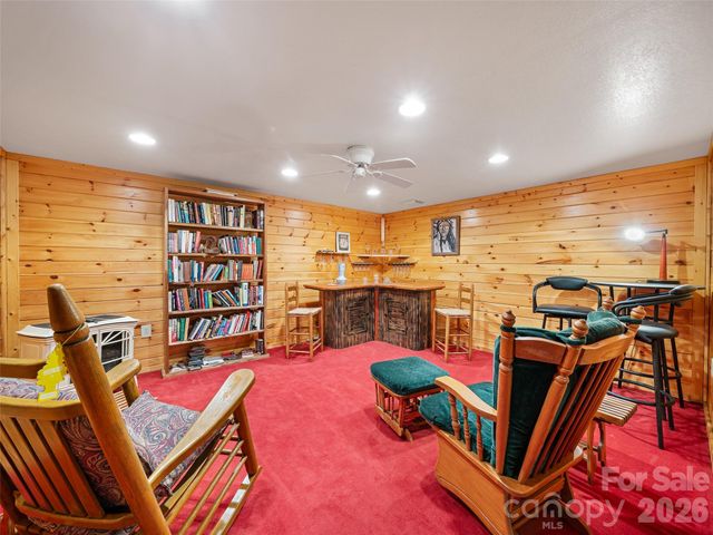 820 Wild Rose Lane, Burnsville, NC 28714