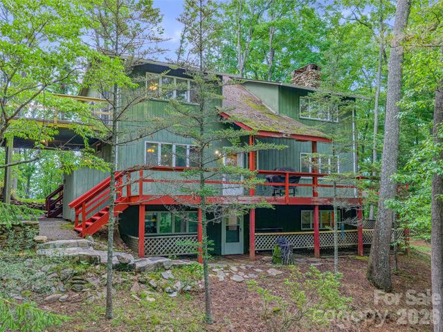 820 Wild Rose Lane, Burnsville, NC 28714