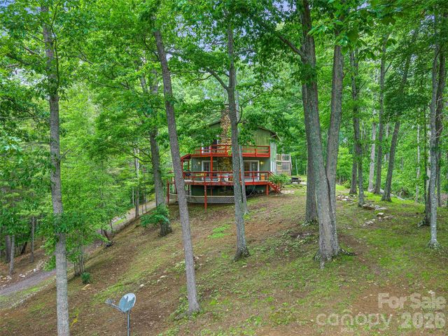 820 Wild Rose Lane, Burnsville, NC 28714
