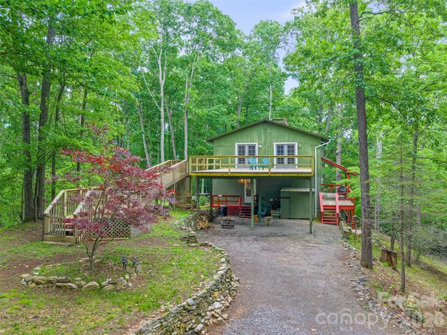820 Wild Rose Lane, Burnsville, NC 28714