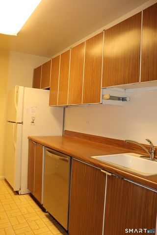 31 Woodland Street 7N, Hartford, CT 06105