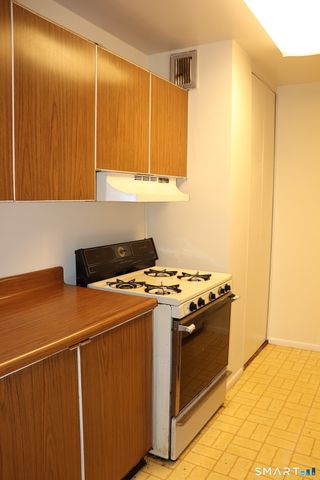 31 Woodland Street 7N, Hartford, CT 06105