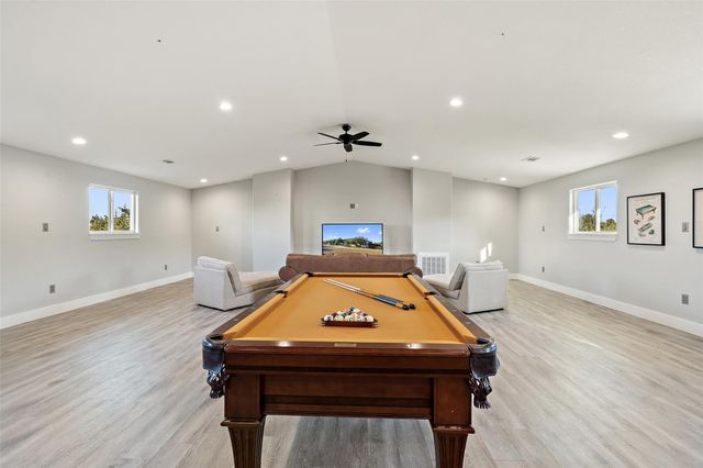 414 Gregg DR, Spicewood, TX 78669