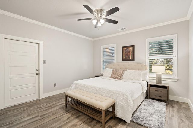 414 Gregg DR, Spicewood, TX 78669