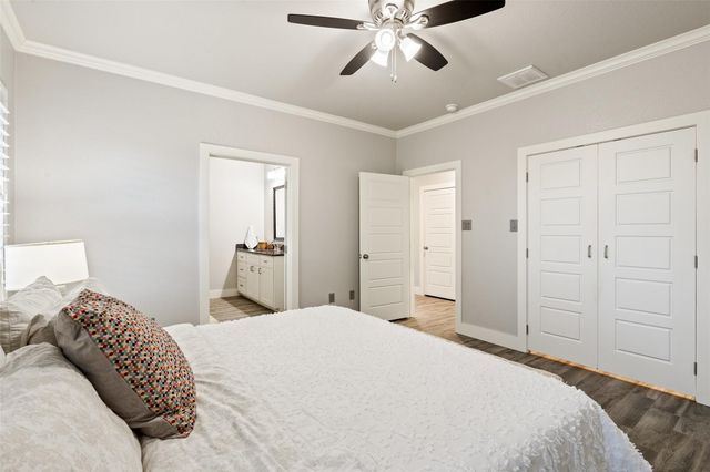 414 Gregg DR, Spicewood, TX 78669