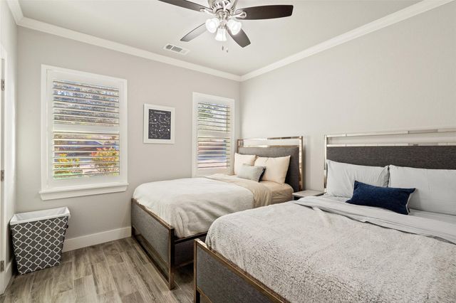 414 Gregg DR, Spicewood, TX 78669