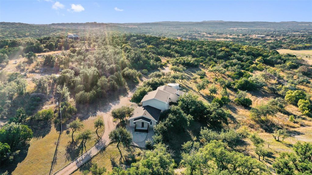 414 Gregg DR, Spicewood, TX 78669