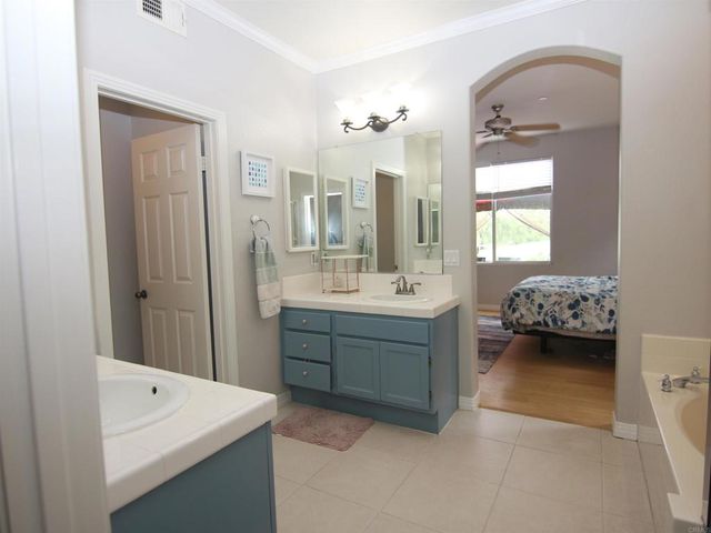 445 Poets Square, Fallbrook, CA 92028