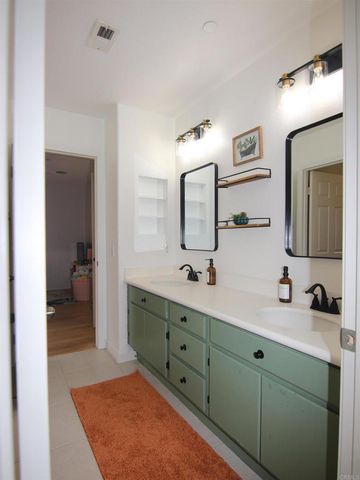 445 Poets Square, Fallbrook, CA 92028