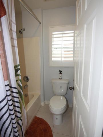 445 Poets Square, Fallbrook, CA 92028