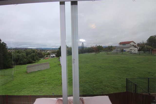 445 Poets Square, Fallbrook, CA 92028