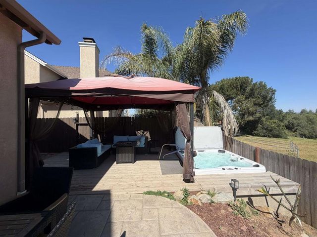 445 Poets Square, Fallbrook, CA 92028