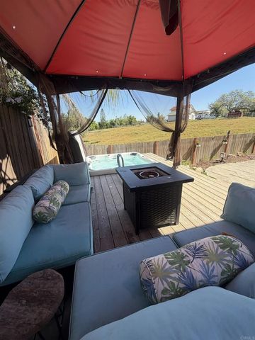 445 Poets Square, Fallbrook, CA 92028