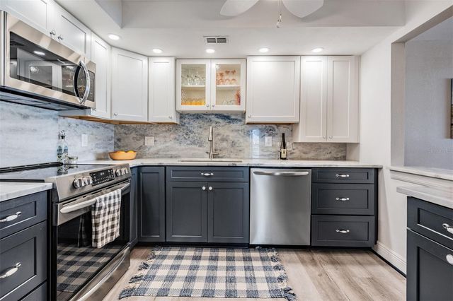 855 BAYWAY BOULEVARD 903, Clearwater Beach, FL 33767