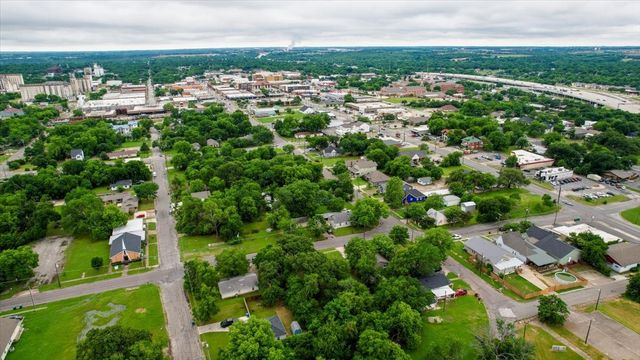 209 E College Street, Sherman, TX 75090