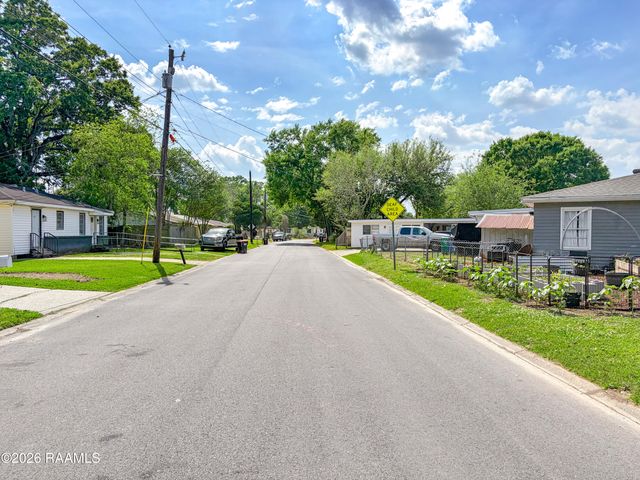 396 Sunset Drive, Lafayette, LA 70501