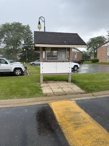 9S070 Frontage Road 102, Willowbrook, IL 60527