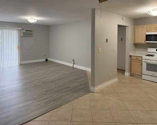 9S070 Frontage Road 102, Willowbrook, IL 60527