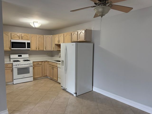 9S070 Frontage Road 102, Willowbrook, IL 60527