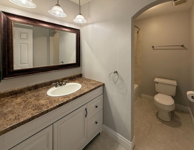 9S070 Frontage Road 102, Willowbrook, IL 60527