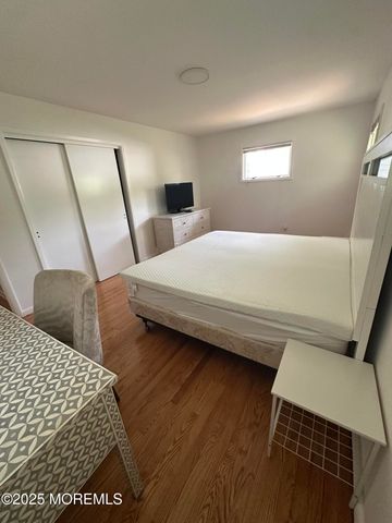 172 Larchwood Avenue, Oakhurst, NJ 07755